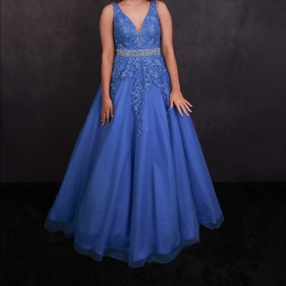 Ball-Gown-Style Embroidered-Bodice Long Prom Dress